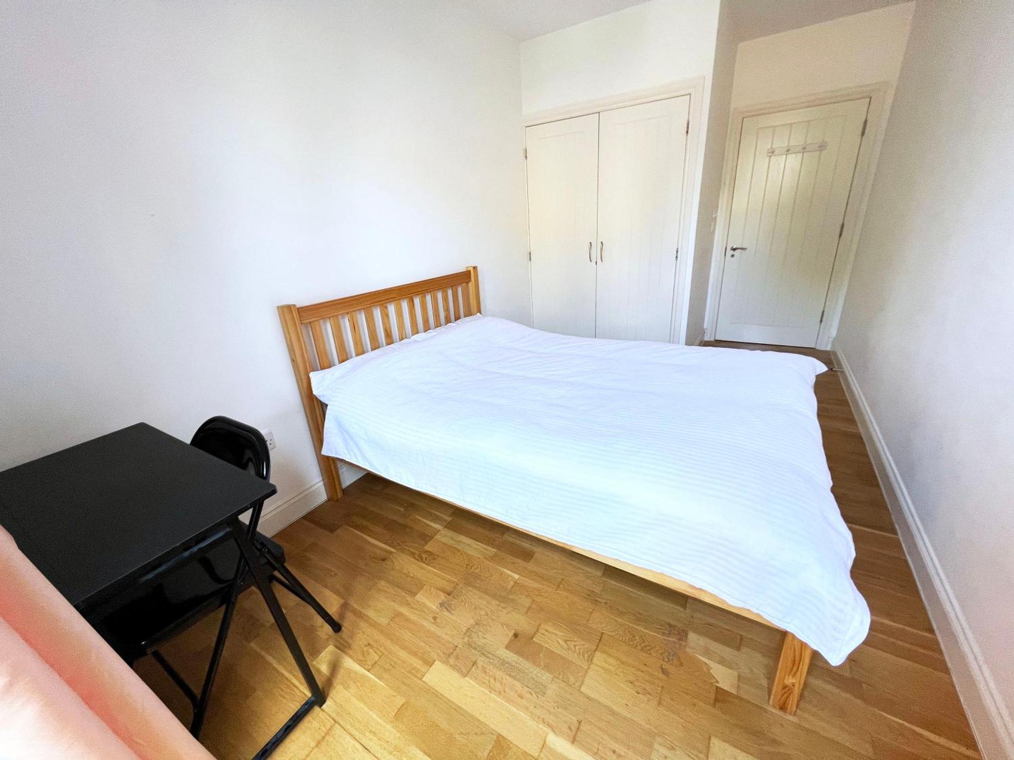 Bedroom 1, Queens Road Séjour chez l'habitant Londres